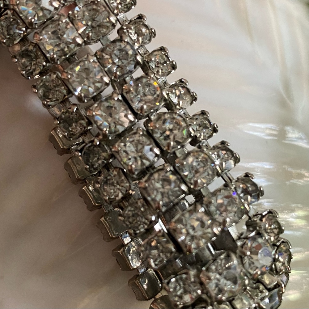 RARE Vintage Pretty WEISS‎ Signed Clear Rhinestone Silver Tone Cuff Bracelet - Picture 10 of 16